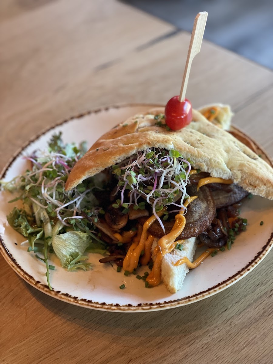 Onder De Toren Photos 2